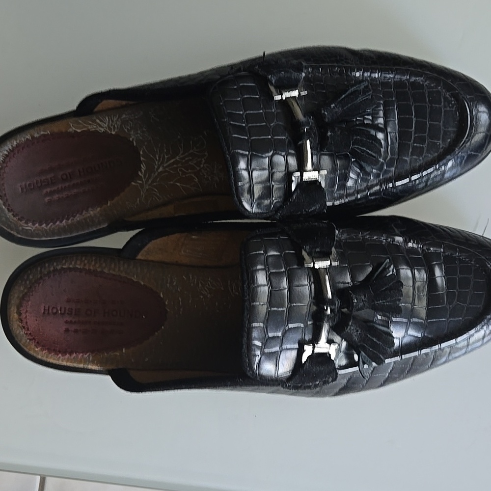 Men's Black Croc-Embossed Tassel Slip-On Loafers - Picture 6 of 6
